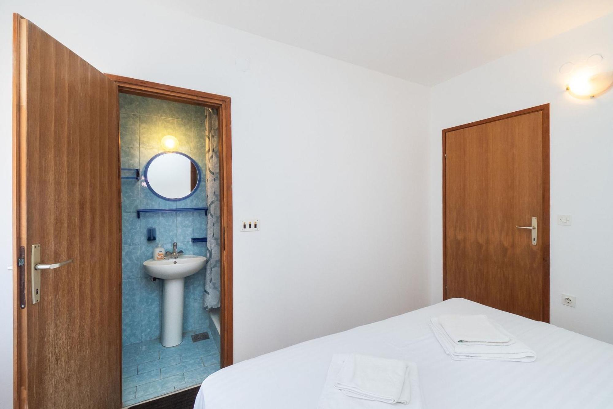 Apartment Ljuba Primosten Ngoại thất bức ảnh